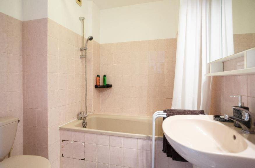 Appartement Cozy: 10/15 Min Des Champs Elysee Sartrouville Exterior foto