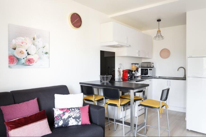 Appartement Cozy: 10/15 Min Des Champs Elysee Sartrouville Exterior foto